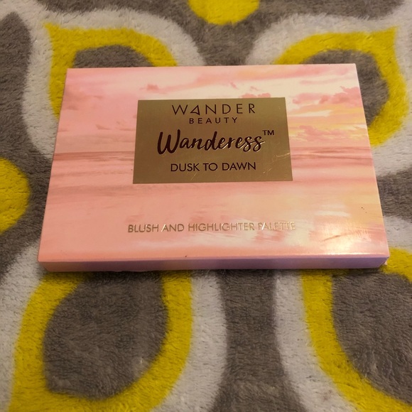 Make Up - Picture 2 of 3